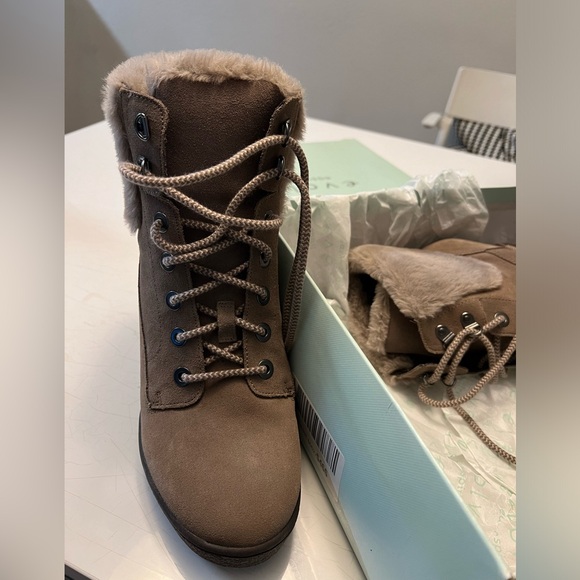 Evolve by Easy Spirit boots - Picture 3 of 4